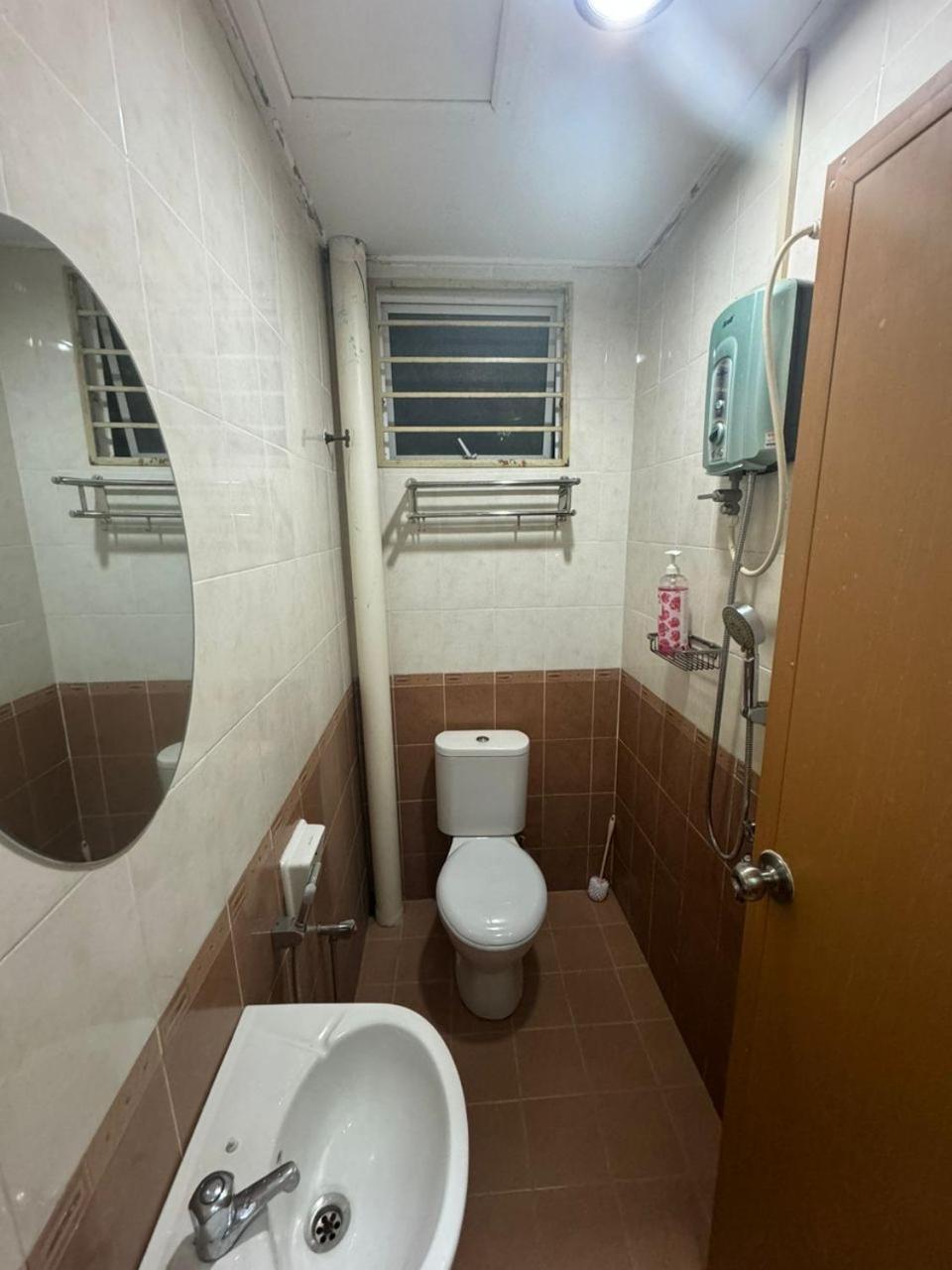 Momo Guest House Куала-Тренгану Екстер'єр фото